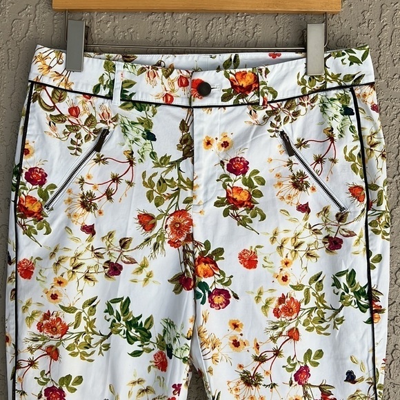 Disney’s Alice In Wonderland Designer Colleen Atwood Floral Print Capri Pants - Picture 5 of 14